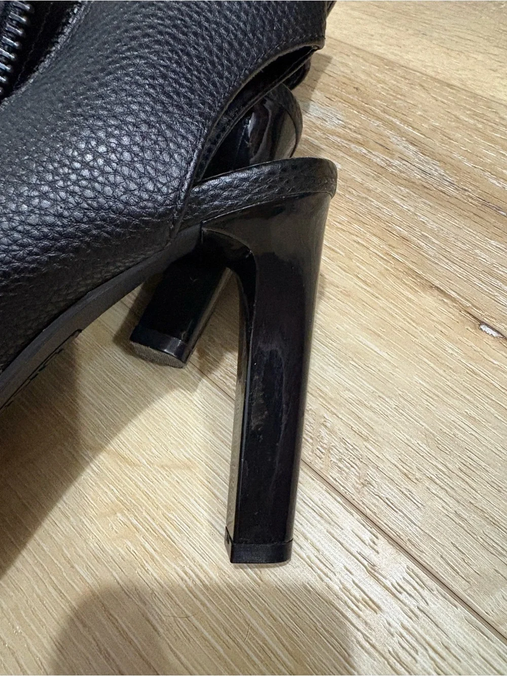 DKNY Women’s 4” High Heels $25.00 Size 7.5 Never Worn